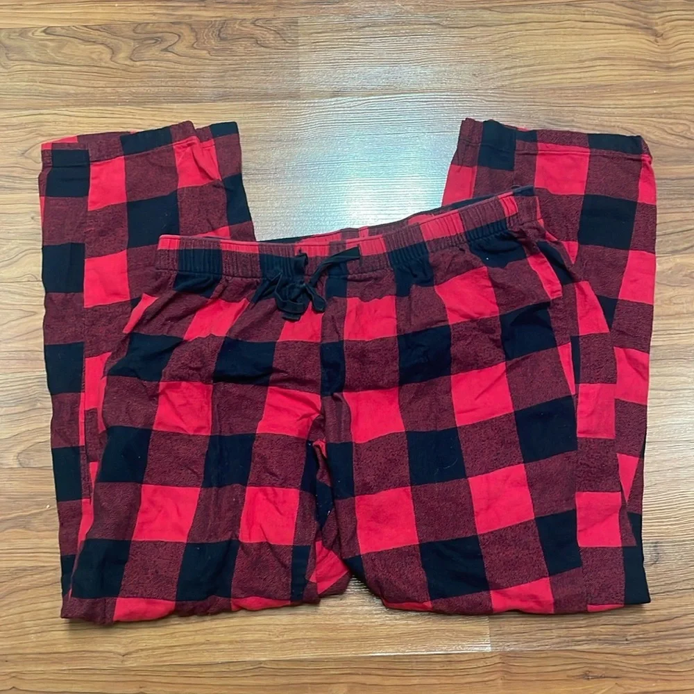 Old Navy Women’s buffalo plas Red/black Pajamas size med - Picture 2 of 5